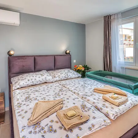 Apartment Neu Stilvolle Im Zentrum Von Krk Nahe Krk Town