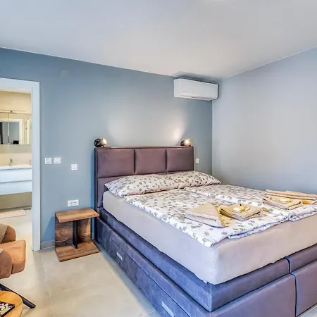 Neu Stilvolle Im Zentrum Von Krk Nahe Apartment
