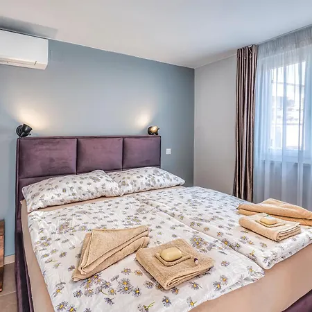 Apartment Neu Stilvolle Im Zentrum Von Krk Nahe Krk Town