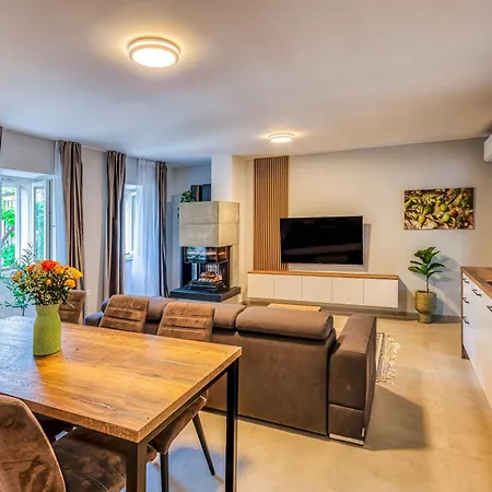 Apartment Neu Stilvolle Im Zentrum Von Krk Nahe