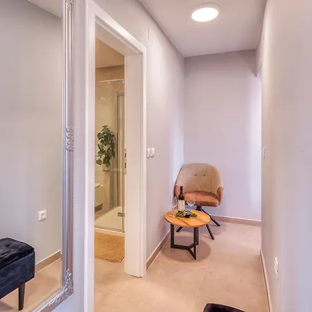 Apartment Neu Stilvolle Im Zentrum Von Krk Nahe Krk Town
