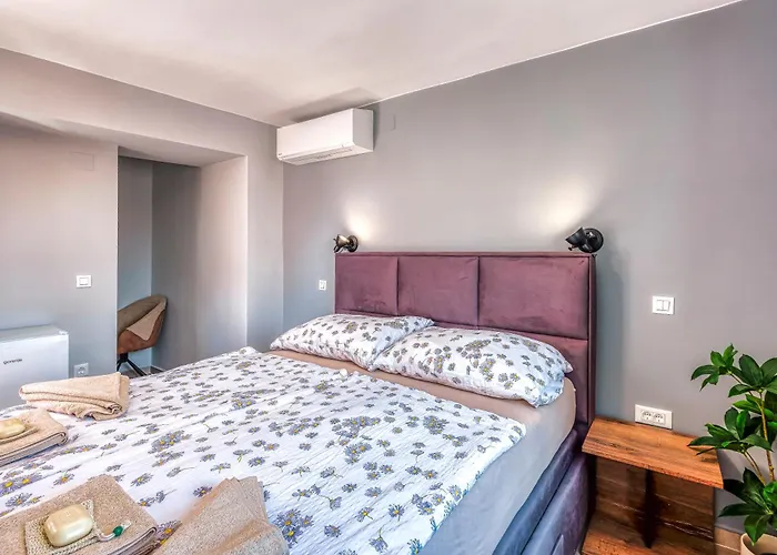 Neu Stilvolle Im Zentrum Von Krk Nahe Daire *