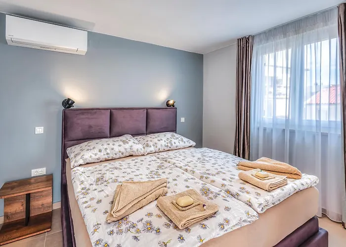 Apartment Neu Stilvolle Im Zentrum Von Krk Nahe Krk Town