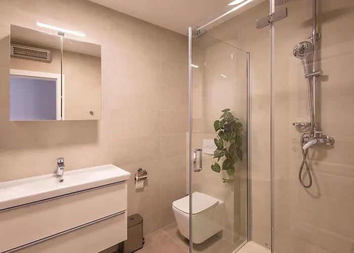 Apartment Neu Stilvolle Im Zentrum Von Krk Nahe Krk Town